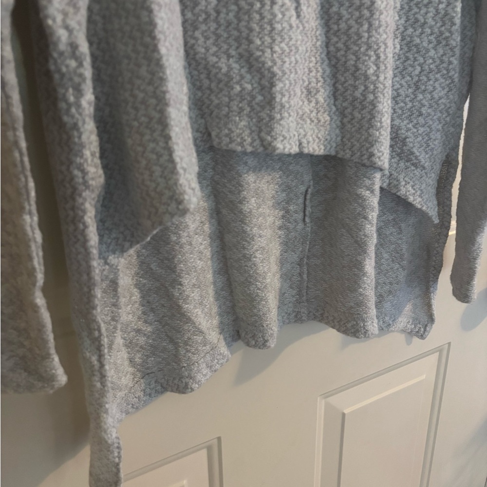Abercrombie Grey Split Length Sweater - image 5